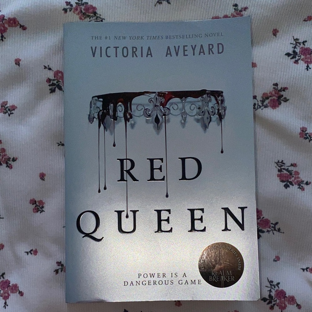 Red Queen Novel by Victoria Aveyard